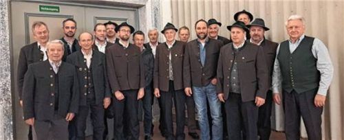 Neue und ausgeschiedene Mitglieder der Führungsmannschaft. Foto  re