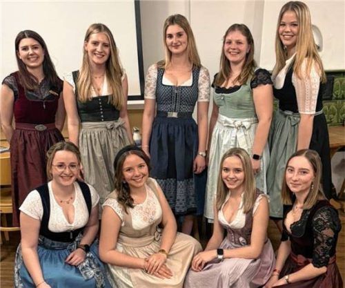 Neue Vorstandschaft: (oben von links): Franziska Maier, Theresa Göttsberger, Lea Pichler, Monika Fischer und Julia Annabrunner. Unten von links: Melanie Schnebinger, Lilly Pöttner, Marlene Ober und Leonie Wimmer. Es fehlt: Hannah Lackmaier.Foto  re