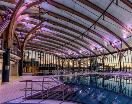 Ob winterliche Sauna-Höhepunkte im März oder sportliche und musikalische Veranstaltungen ab April – das Prienavera bietet Erlebnisse für Erholungssuchende und Aktive. Foto re