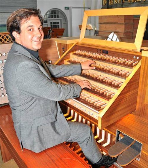 Organist Péter Szeles ist von Orgeln fasziniert. Foto re