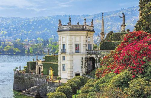 Prächtig: Barockgarten und Palazzo Borromeo auf der Isola Bella (gr. F.). Im Gewächshaus blühen tropische Pflanzen (r.).