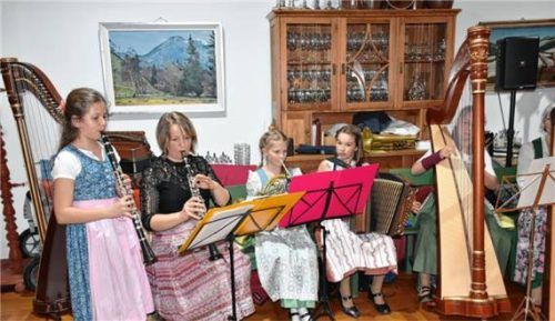 Premiere: „Die Fetzigen Fünf“ spielen gemeinsam auf. Foto Wunderlich