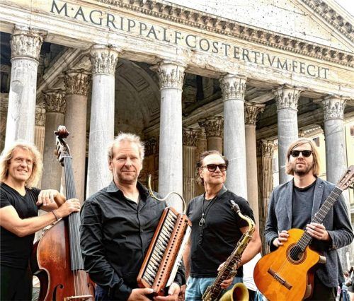 Quadro Nuevo auf der Suche nach Inspiration in der Ewigen Stadt: (von links) D. D. Lowka, Andreas Hinterseher, Mulo Francel und Philipp Schiepek.Foto Fellmann