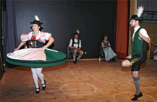 Regina Rappolder gewann ihre Gruppe mit Florian Asanger, der den zweiten Platz erreichte. Fotos Kirsch