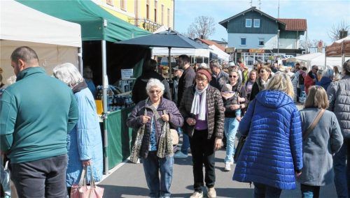 Sehr gut besucht war der Josefi-Markt in Bruckmühl – besonders am Sonntag. Foto Baumann