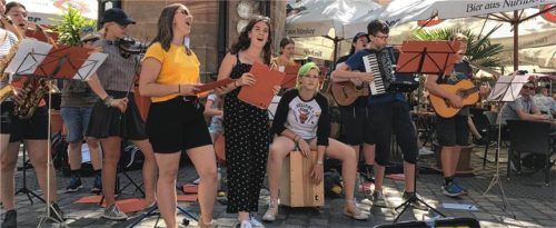 Straßenmusiker in Aktion.Foto Kath. Jugendstelle Rosenheim