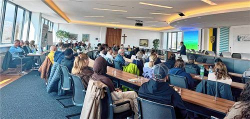 Tag der offenen Tür beim Gesundheitsamt Mühldorf. Die Besucher hatten die Möglichkeit, an verschiedenen Stationen vielfältige Einblicke in ihre Gesundheit, aber auch die Arbeit des Gesundheitsamtes zu bekommen. Fotos  Gruber