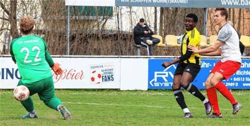 Tögings Endurance Ighagbon erzielte die Führung gegen Zorneding.Foto Thomas Osterkamp