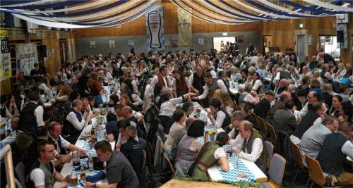 Volles Haus beim Starkbierfest in Maitenbeth.Fotos  Richterstetter