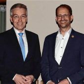 Bundesinnenminister Alexander Dobrindt preist den Wert des Machens