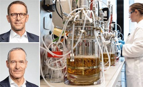 Wacker Chemie steht nach 800 Millionen Euro Miesen unter Druck: Vorstandschef Dr. Christian Hartel (oben) und Finanzvorstand Dr. Tobias Ohler präsentierten die Bilanz 2025. Foto Wacker Chemie