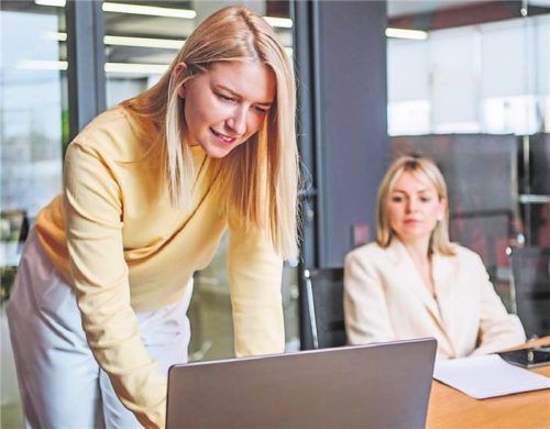 Wer regelmäßig übt und hilfreiche Methoden anwendet, dem fallen auch große Entscheidungen im Beruf bald leichter. Foto MARIADIACHENKO/DPA-TMN