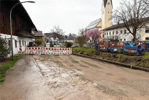 8,64 Millionen Euro investiert die Gemeinde Bad Feilnbach heuer in Baumaßnahmen – davon zwei Millionen für den Ausbau der Achthaler Straße in Au. Foto Kriechbaumer