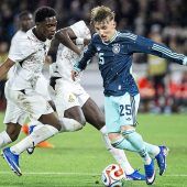 Karl spielt sich fest