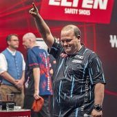 No-Name „Hausi“ schlägt Legende „Barney“