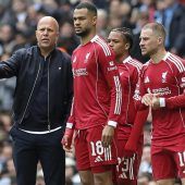 Gefesselt auf der Planke