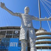 Kompany feiert Geburtstag – wir stellen den Bayern-Trainer vor