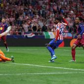 Atlético und Paris jubeln