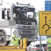 Lkw-Fahrer (59) stirbt nach Unfall