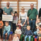Schleefelder Glopfasinger spenden für Tagesstätte