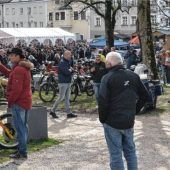 Markttreiben und Oldtimertreffen beim Lenz’n-Markt Tüßling