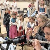 Voll besetzte Kirche bei Osterwallfahrt von KLB und KLJB