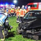 Drei Verletzte und Totalschäden auf Kreisstraße