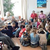 Schnaitseer Grundschüler besuchen Seniorenheim