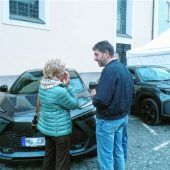 Autosonntag lockte zahlreiche Autofans auf den Mühldorfer Stadtplatz