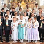 21 Auer Freunde Jesu feiern Erstkommunion