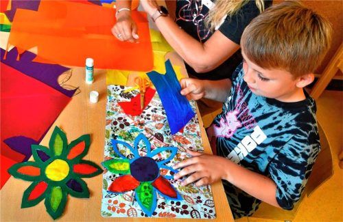 Ab kommendem Schuljahr können Eltern von Erstklässlern einen Anspruch auf Betreuung ihrer Kinder (Symbolfoto) geltend machen. Foto IMAGO/