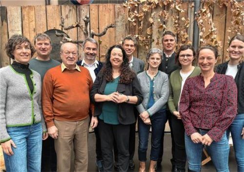 Alter und neuer Vorstand zusammen. Foto re