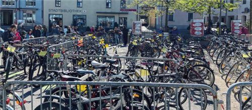 Am kommenden Samstag werden auf dem Vorplatz der Stadtbibliothek gebrauchte Fahrräder für Kinder und Erwachsene angeboten.Foto City-Management Rosenheim e.V.