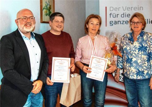 Bei der Auszeichnung der „Stillen Stars“: (von links) Dr. Michael Haack, Norbert Wimpersinger, Kerstin Baumgartner und Brigitte Steininger. Foto Rath