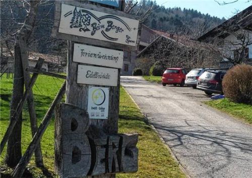 Bei Einöden gibt es meist zwei Benennungen: den Flur- und Ortsnamen „Berg“ und den Hausnamen „Beim Berger“. Foto Höfer