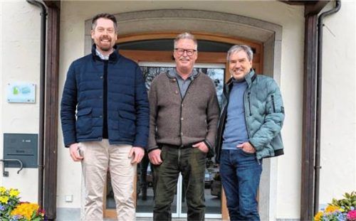Beim Arbeitstreffen: (von links) Johannes Weber, Bürgermeister Ludwig Entfellner und Thomas Müllinger. Foto Gemeinde Unterwössen