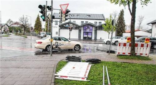 Bis zum Sonntagvormittag blieb die Äußere Münchener Straße für Arbeiten mit großem Gerät noch gesperrt. Foto Reisner