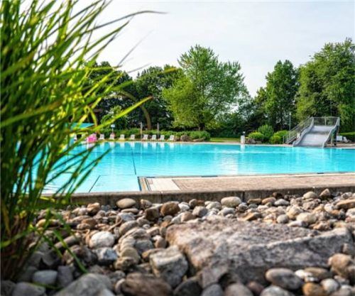 Das Freibad bleibt möglicherweise auch über die bayerischen Sommerferien hinaus geöffnet. Foto re