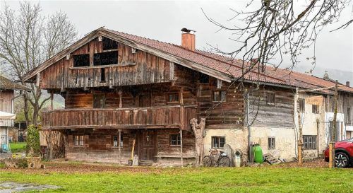 Das historische Trogerhaus in Au soll als neuer Mittelpunkt der Dorfgemeinschaft ausgebaut werden. Foto Kriechbaumer