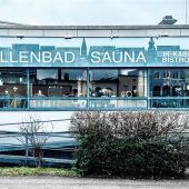 Hängepartie beim Hallenbad