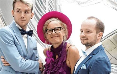 Das Trio „Mostly Mozart“: (von links) Schlagzeuger Jonas Hofmann, Pianistin Astrid Hofmann und Bassist Bertram Liebmann. Foto Halbig