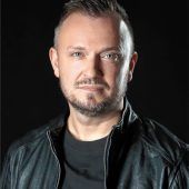 Nachmittagskonzert mit Dennis Mai