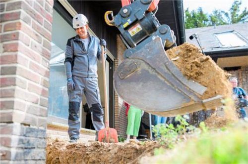 Der Bauausschuss Prien hat sein Einvernehmen für eine Wohnanlage mit 43 Wohneinheiten und Tiefgarage erteilt. Foto Symbolbild dpa