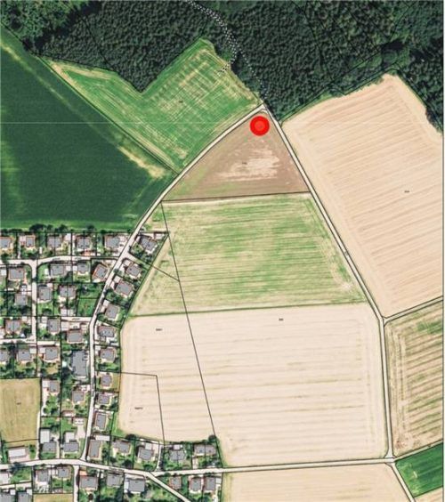 Der Lageplan zeigt den Standort des geplanten Funkmasts und die Entfernung zum Ort Hohenthann. Foto Stache