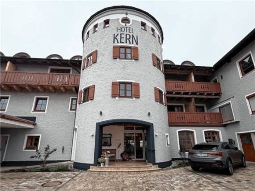 Der markante Turm des Hotels Kern.Fotos elk