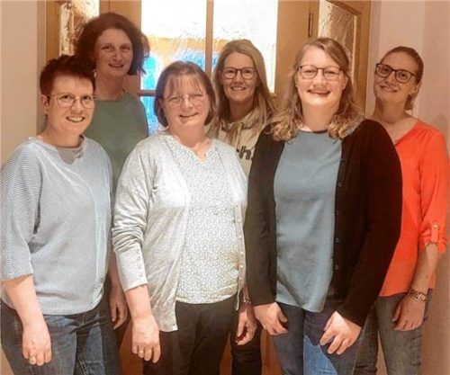 Der neue Vorstand: (vorne von links) Beisitzerinnen Simone Hauner, Alexandra Reindl und Zweite Vorsitzende Maria Ameiser sowie (hinten von links) Vorsitzende Steffi Kinzner, Kassierin Veronika Seidl und Beisitzerin Christina Veitlmeier. Foto re
