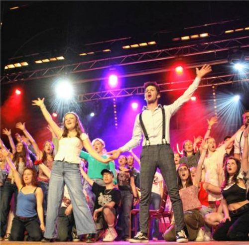 Der Verein Bühnen-Mosaik hat sein selbst geschriebenes Musical neu inszeniert. Foto zandl