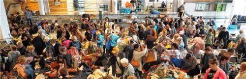 Der Verschenk-Markt der Aiblinger Tauschfreunde. Foto RE