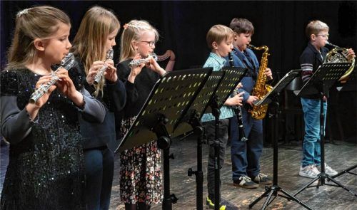 Die Bläserklasse der Grundschule Prien hatte ihren ersten großen Auftritt.Fotos Berger