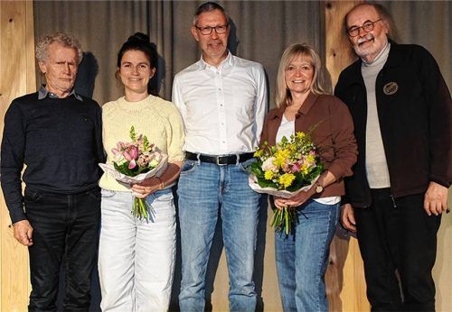 Die DJK-SG Ramsau verabschiedete langjährige Vorstandsmitglieder: (von links) Joseph Wimmer (Tennisplatzwart), Franziska Schmitt (Jugendleitung), Christian Gäßl (Kassier), Monika Kaser (Schriftführung) und Leonhard Grundner (Zweiter Kassier und Mitgliedsverwaltung). Foto re